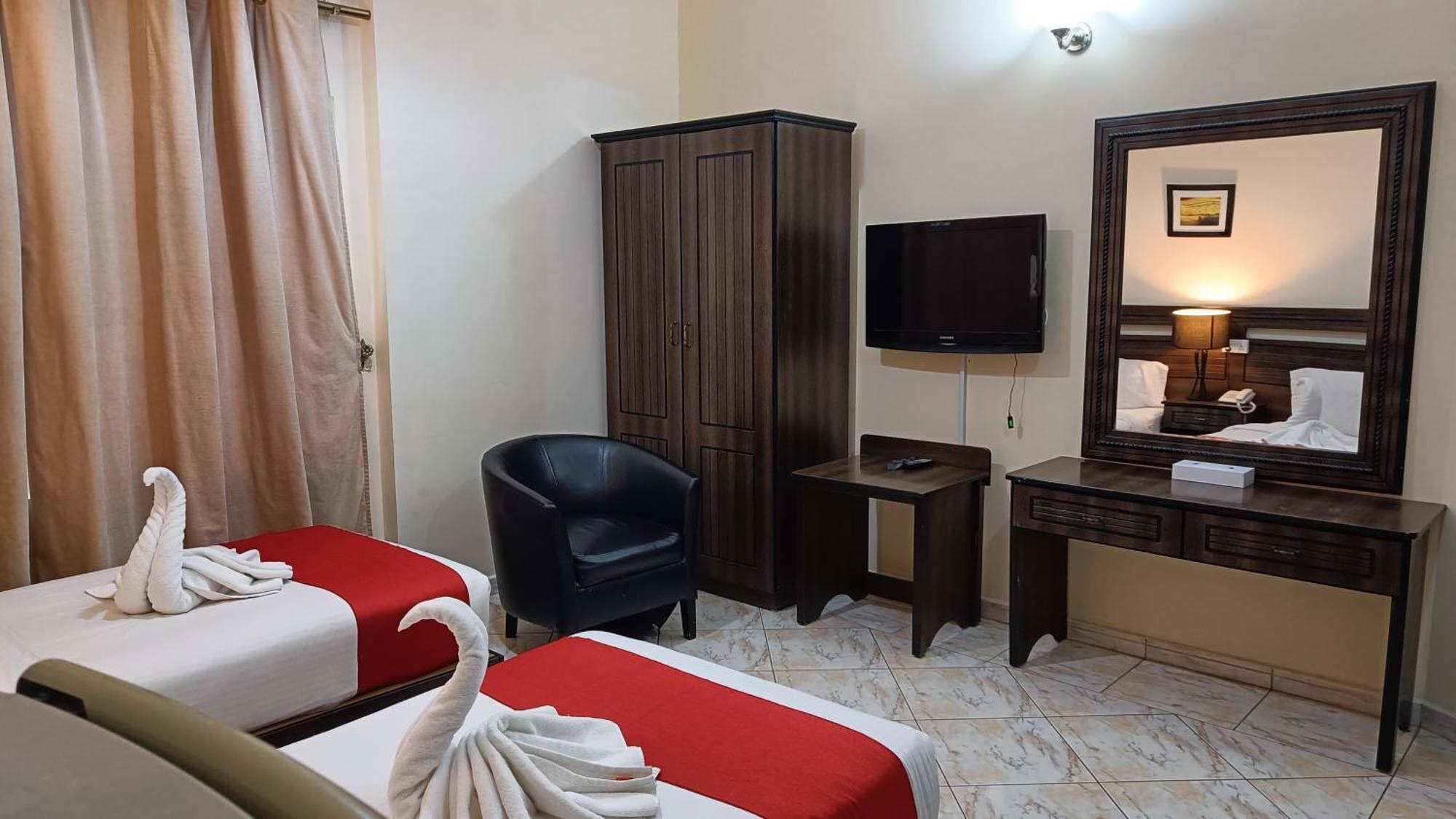 שארג'ה Ruwi Beach Hotel Apartments - Maha Hospitality Group מראה חיצוני תמונה